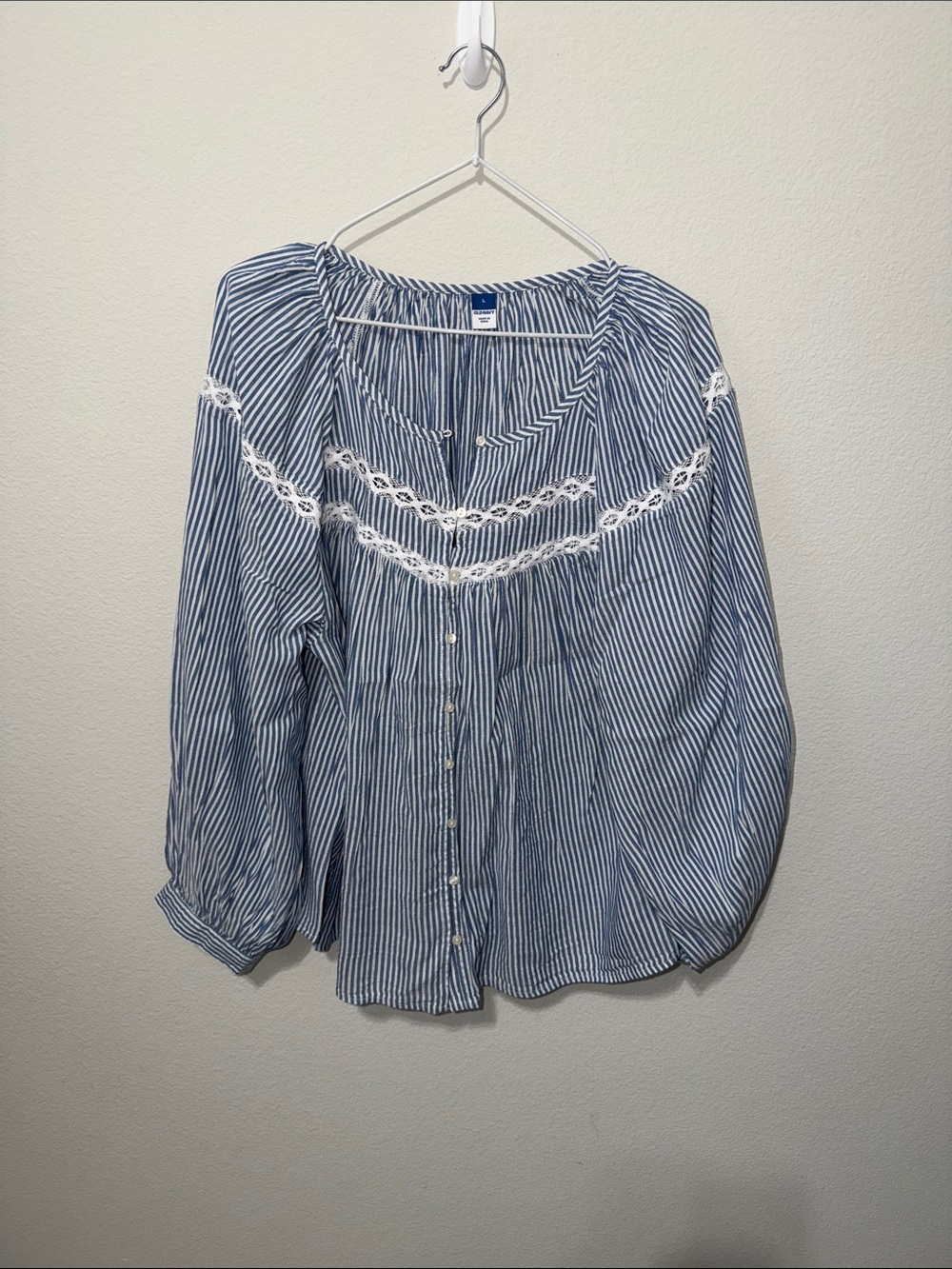 NWOT Old Navy Blue and White Striped Lace-Trim Button Blouse SU09